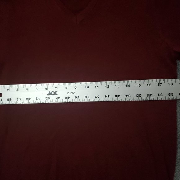 Express 100% Cashmere Small / Petite Burgundy V Neck Long Sleeve Sweater A17 - Picture 5 of 7